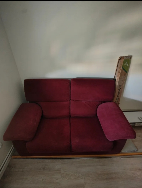 Sofá carmesí 