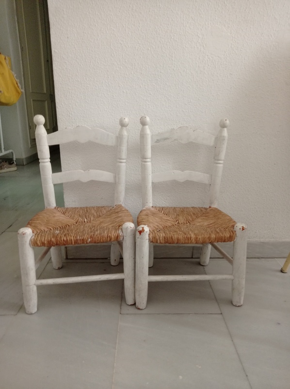 2 Sillas madera y mimbre infantil 