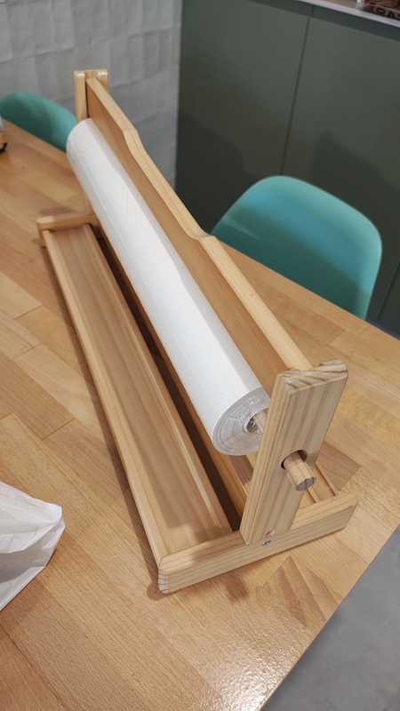 Portarrollos papel de dibujo con rollo a estrenar