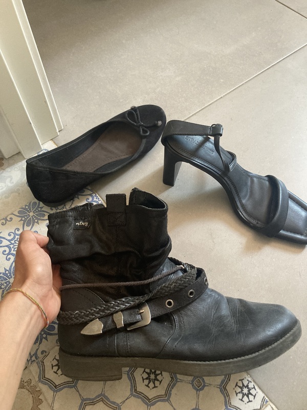 Sandalias de tacón, botas y bailarinas