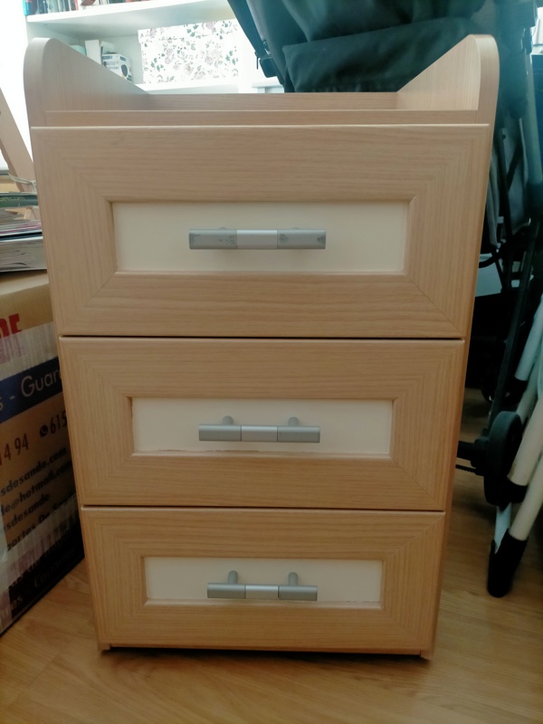 Regalo cajonera y estantería con puertas