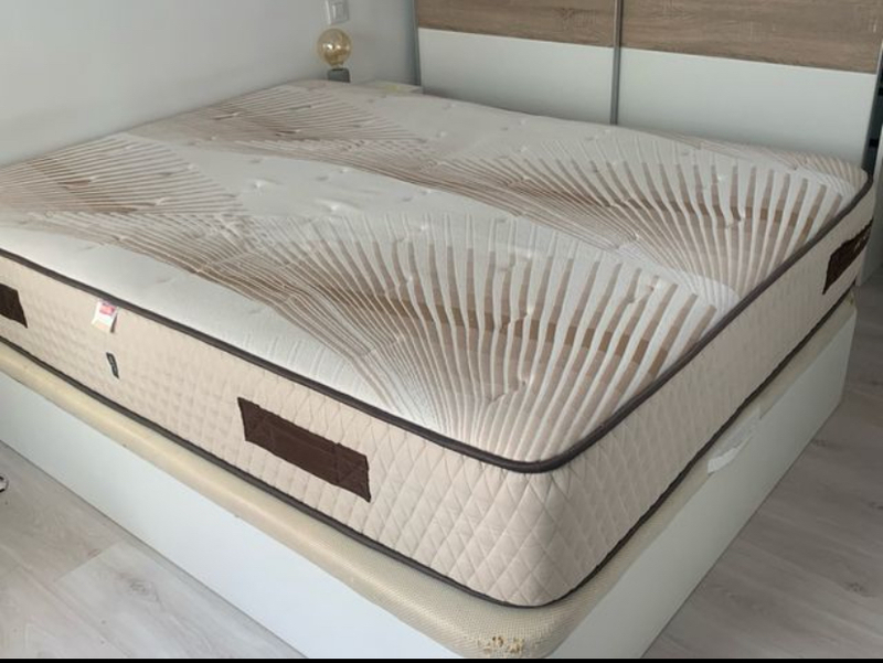 Cama de matrimonio canapé + colchón 