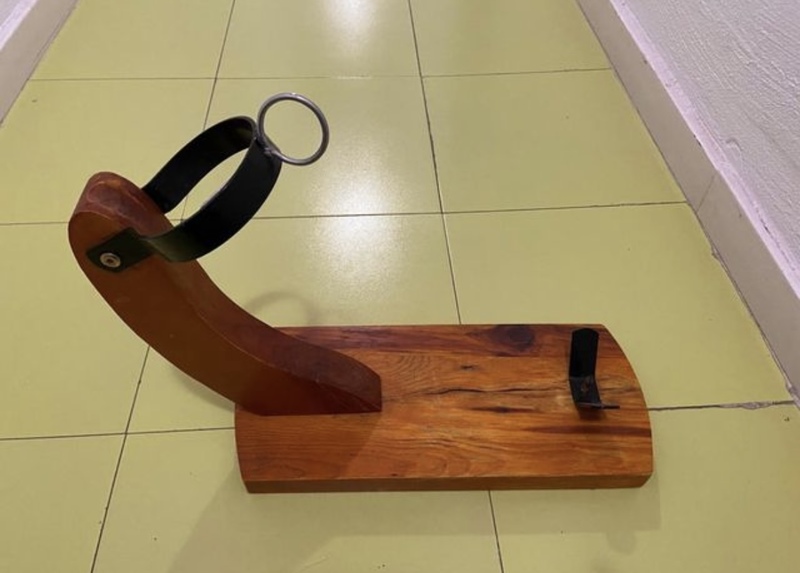 Se regala jamonero 