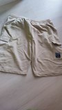 Bermudas color beis. Talla 16