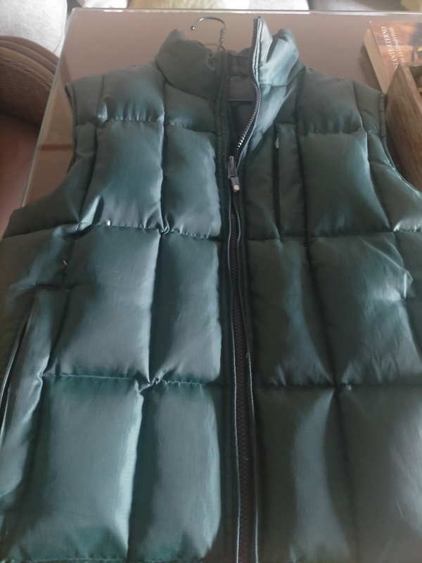 Chaleco chico color verde impermeable