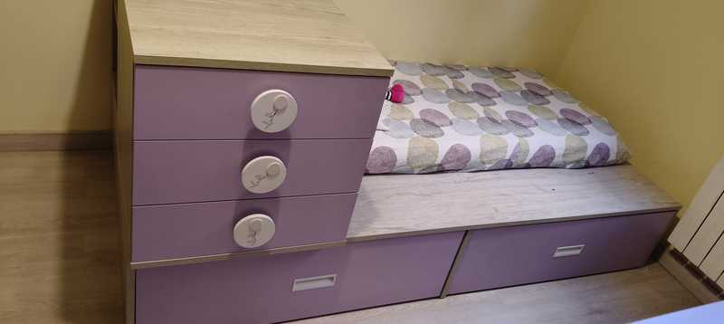 Cuna convertible en cama.