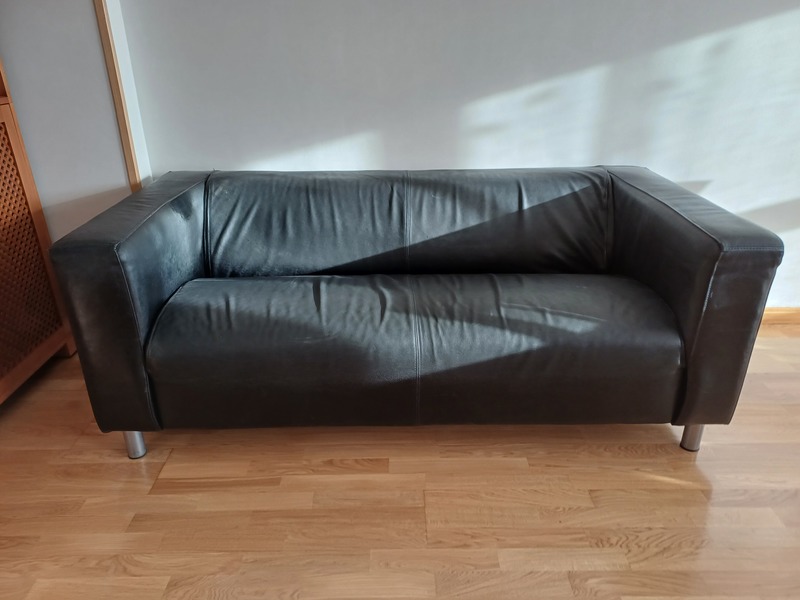 Sofá dos plazas negro