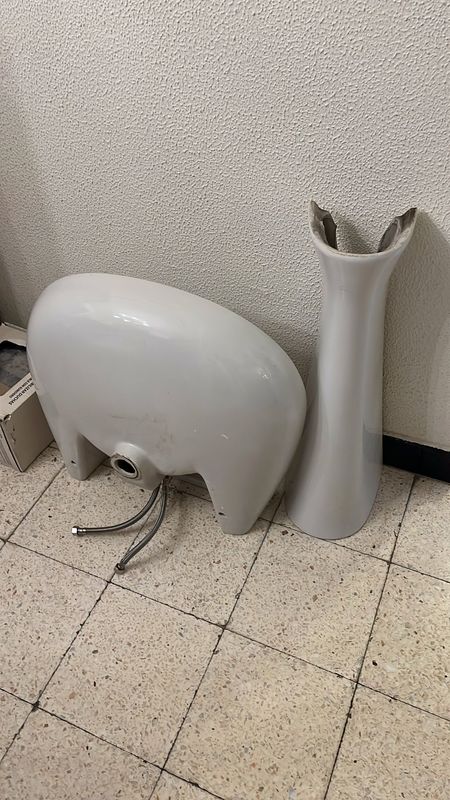 Regalo lavabo con pie