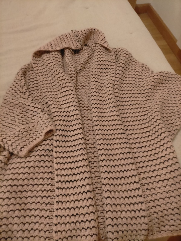 Rebeca de punto ancha