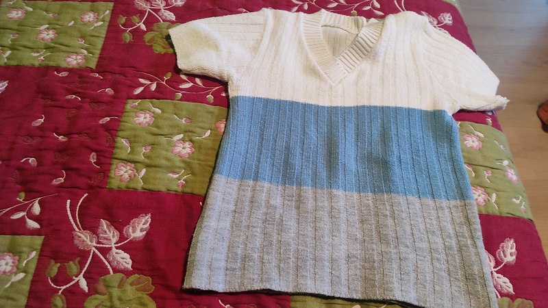 Jersey de punto. Blanco,azul y gris 