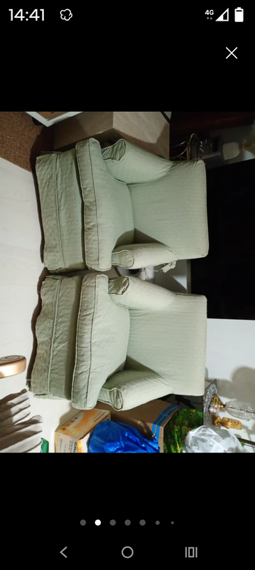 Sé regalan dos sofa