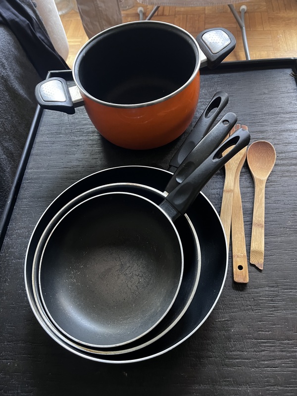 Juego sartenes y olla mediana