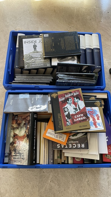 Regalo lote de libros y DVD