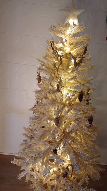 Árbol Navidad beige corte inglés.