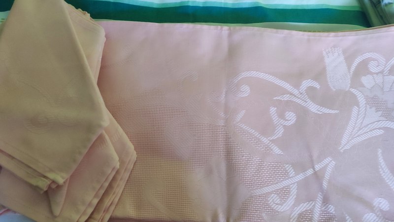 Mantel color salmón 190x180