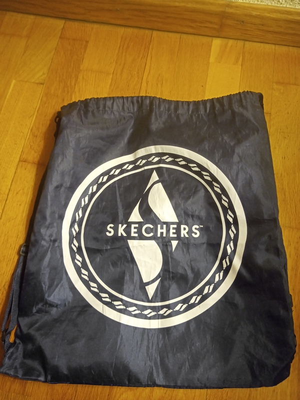 Regalo bolsa Sckerches.