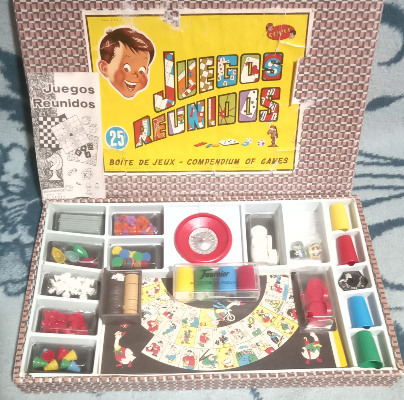 Caja con juegos variados