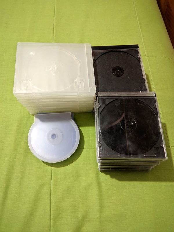 Lote de cajas para CDs y DVDs