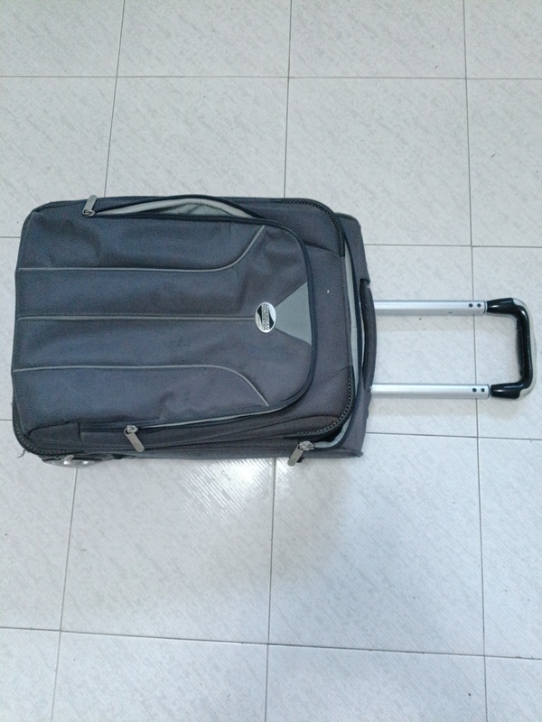 Maleta asa estropeada 