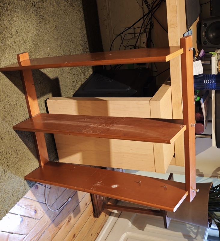 Estantería de madera