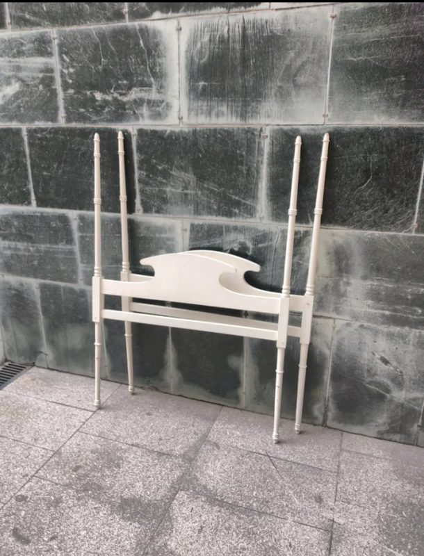 Dos cabeceros gemelos de cama