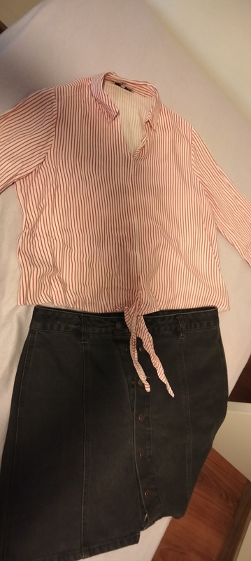 Blusa roja y falda negra mujer talla S o M 