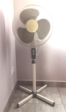 VENTILADOR de pie.