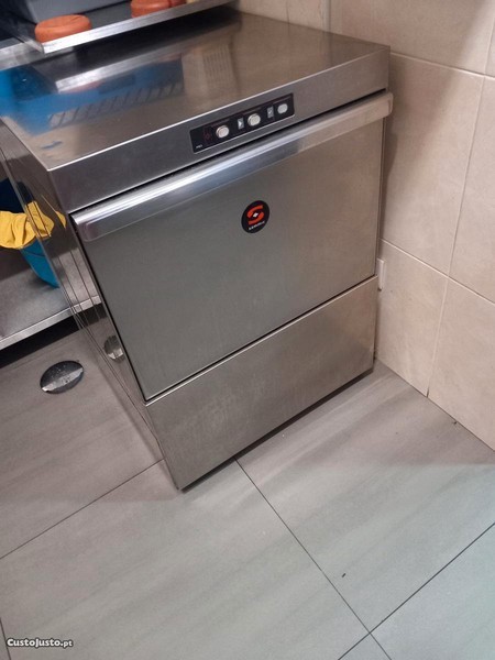 Máquina lavar loiça como nova