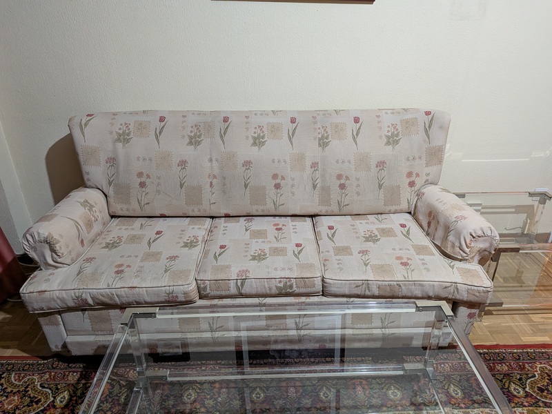 Sofá y dos butacas a juego