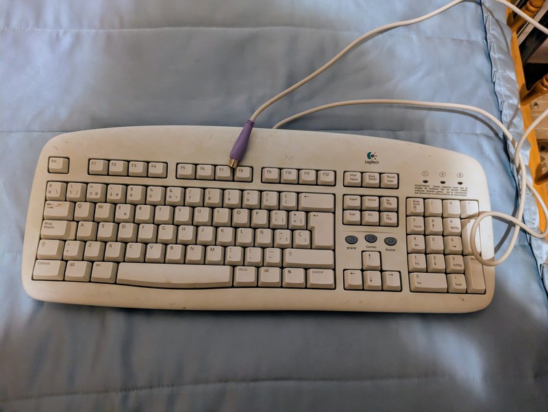 Teclado Logitech 