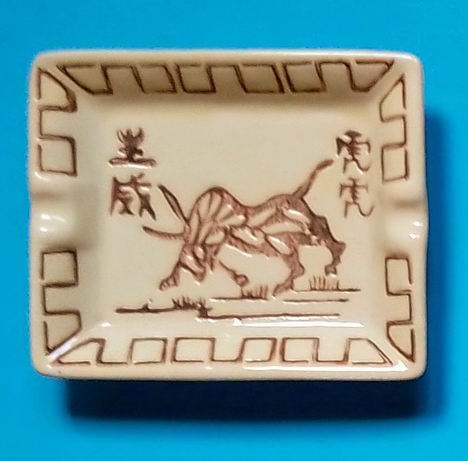 Cenicero con misteriosa inscripción 