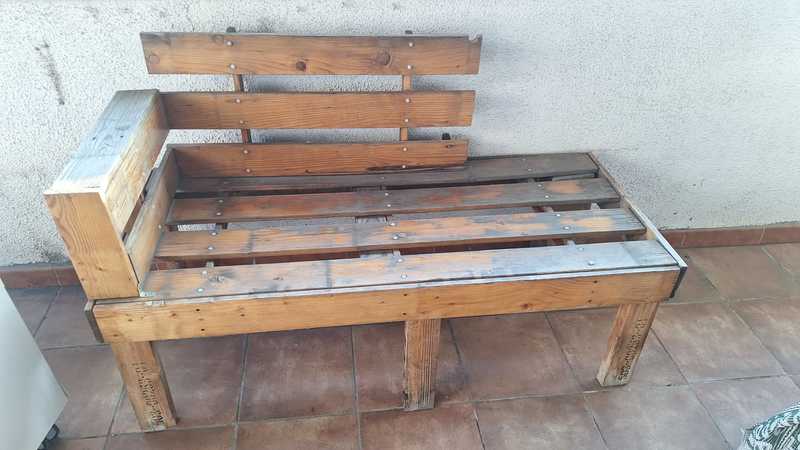 Banco realizado con palets