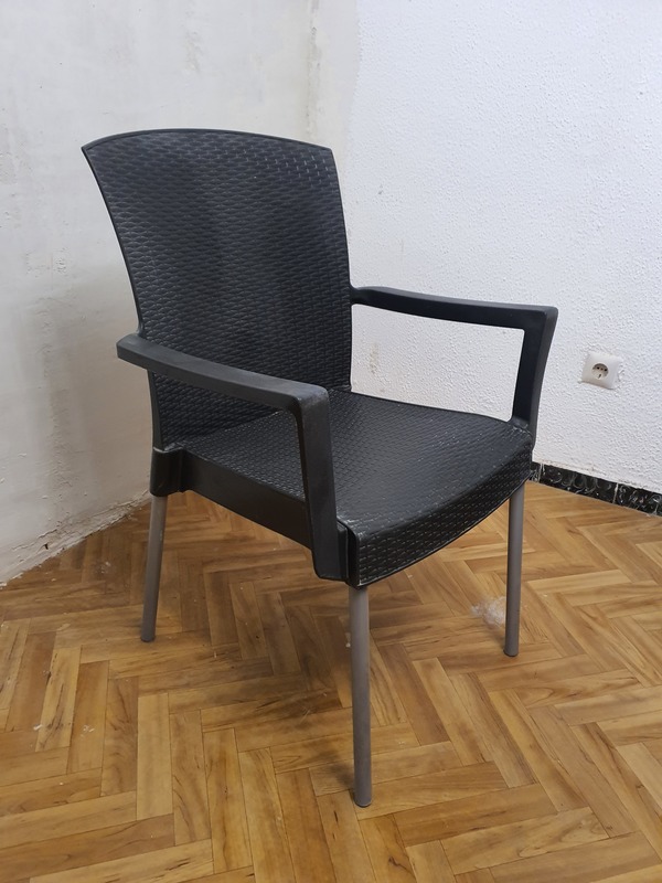 Silla de resina para exterior