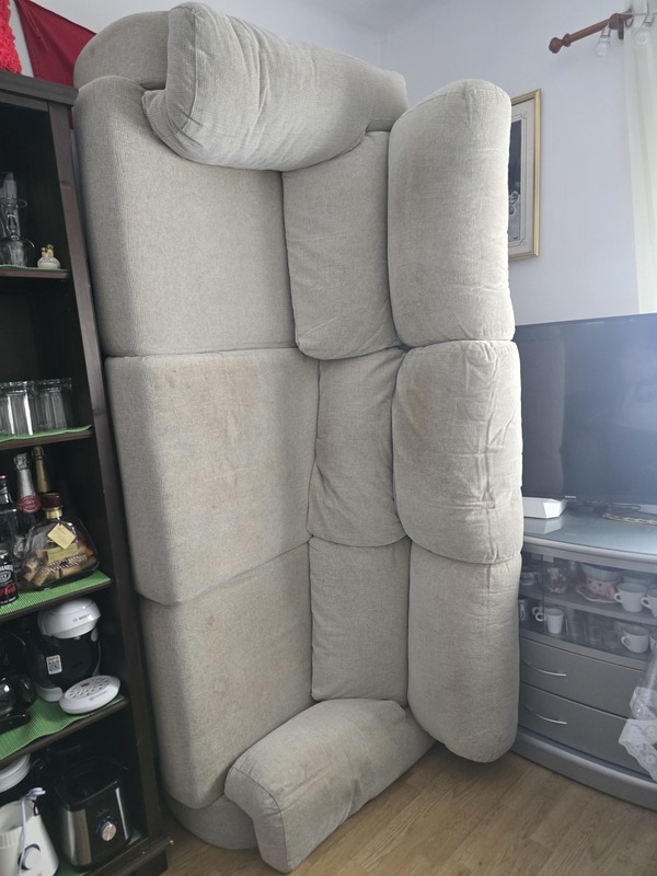 Regalo un sofá urgente 