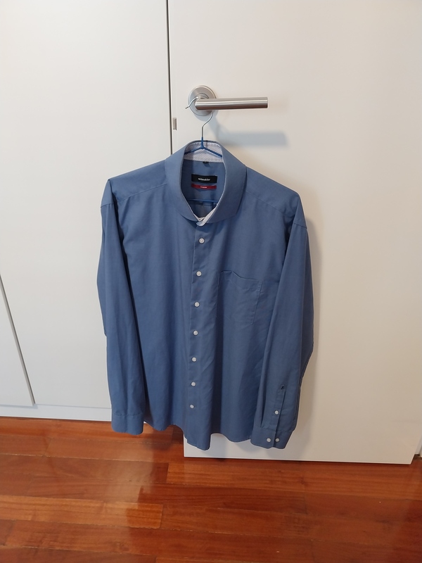 Se regala camisa de hombre - talla L /42