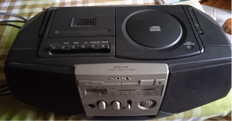 Equipo Sony CFD V14, operativo con problemas