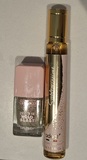 Esmalte de uñas y mini perfume