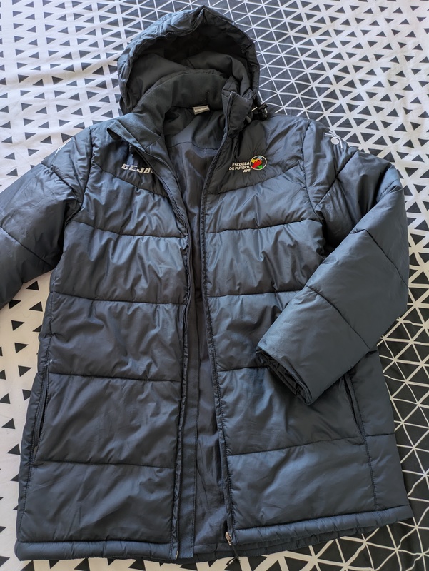 Parka tres cuartos deportiva...