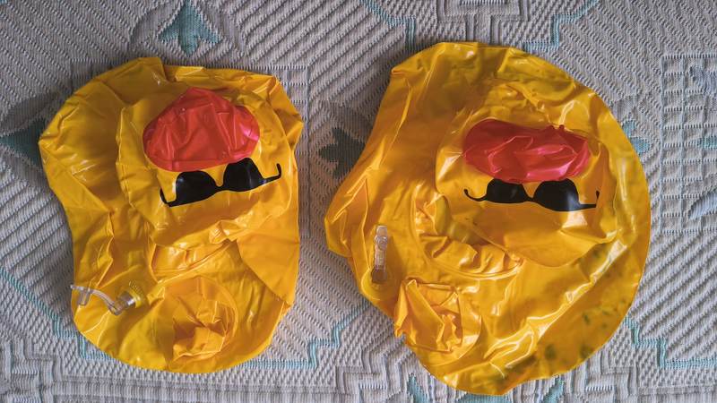 Flotadores patito para bebidas