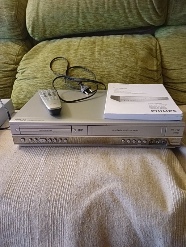 Regalo reproductor de DVD y VHS