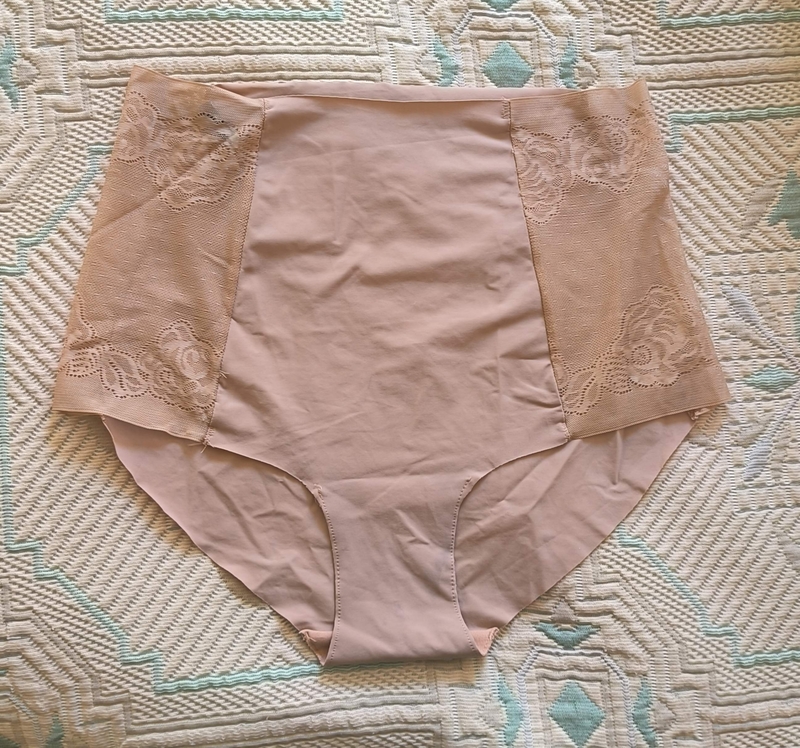 Braguita Brasileña moldeadora sin costuras 