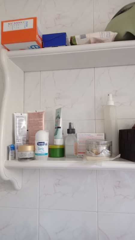 Estantería de madera 