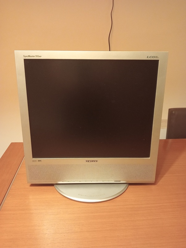 Regalo monitor Samsung de 19"