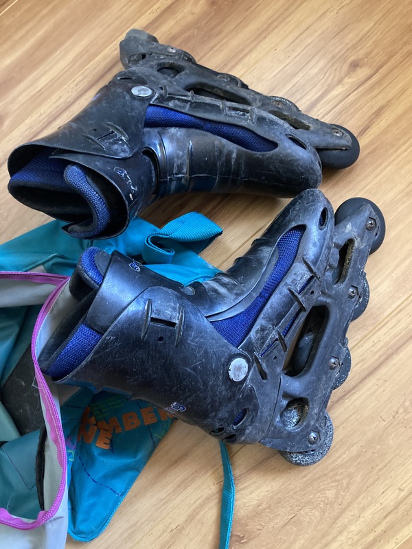 Patines en línea (NECESITAN REPARACIÓN!!!)
