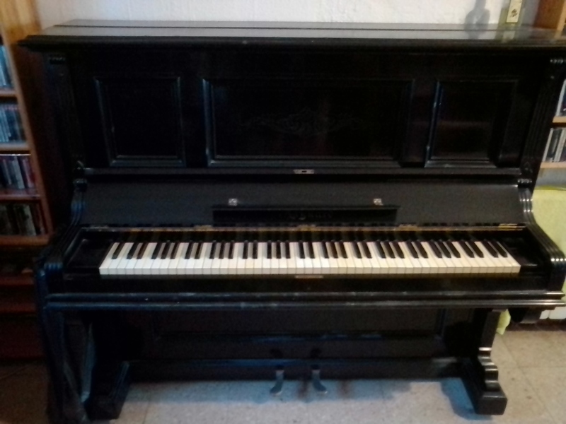 Se regala piano