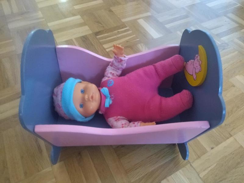 Regalo muñeca con cuna