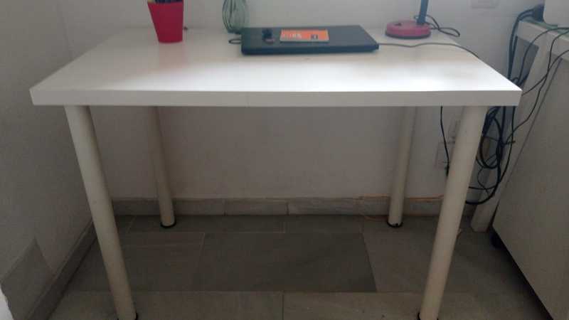 Mesa de estudio de Ikea 