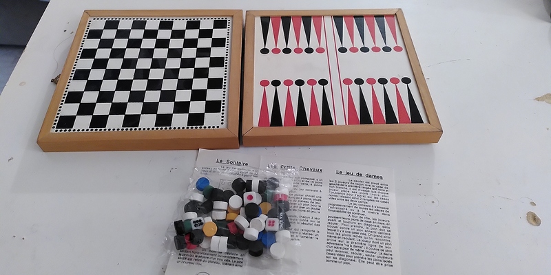 Juegos de viaje (damas, parchís y otros 2)