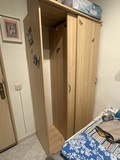 Armario con puertas correderas 