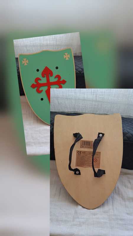 Escudo medieval de juguete de peñiscola